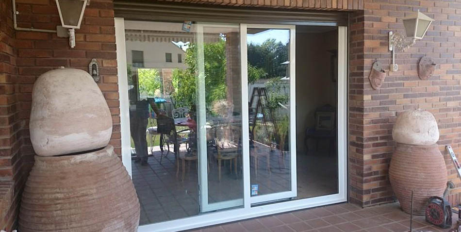 Ventanas del aluminio para mejorar nuestros edificios